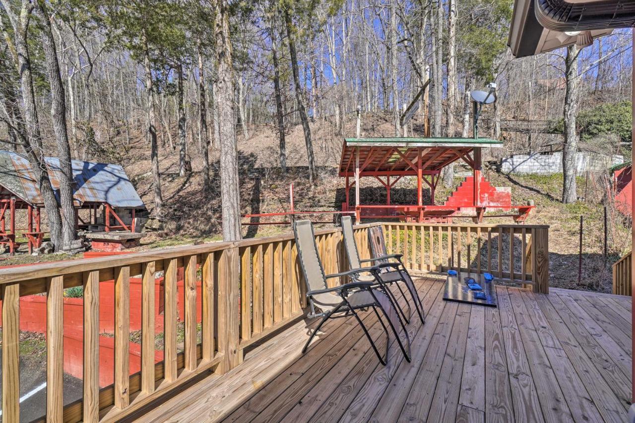 Peaceful On 52 Acres!